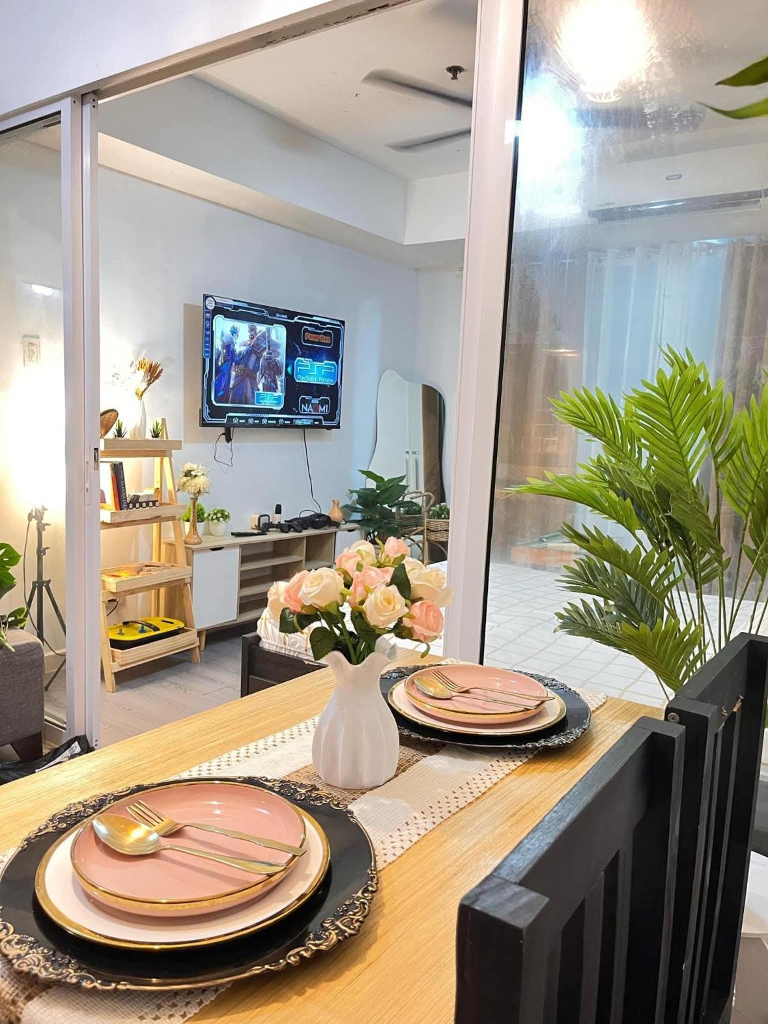 Weestay At Azure Manila
