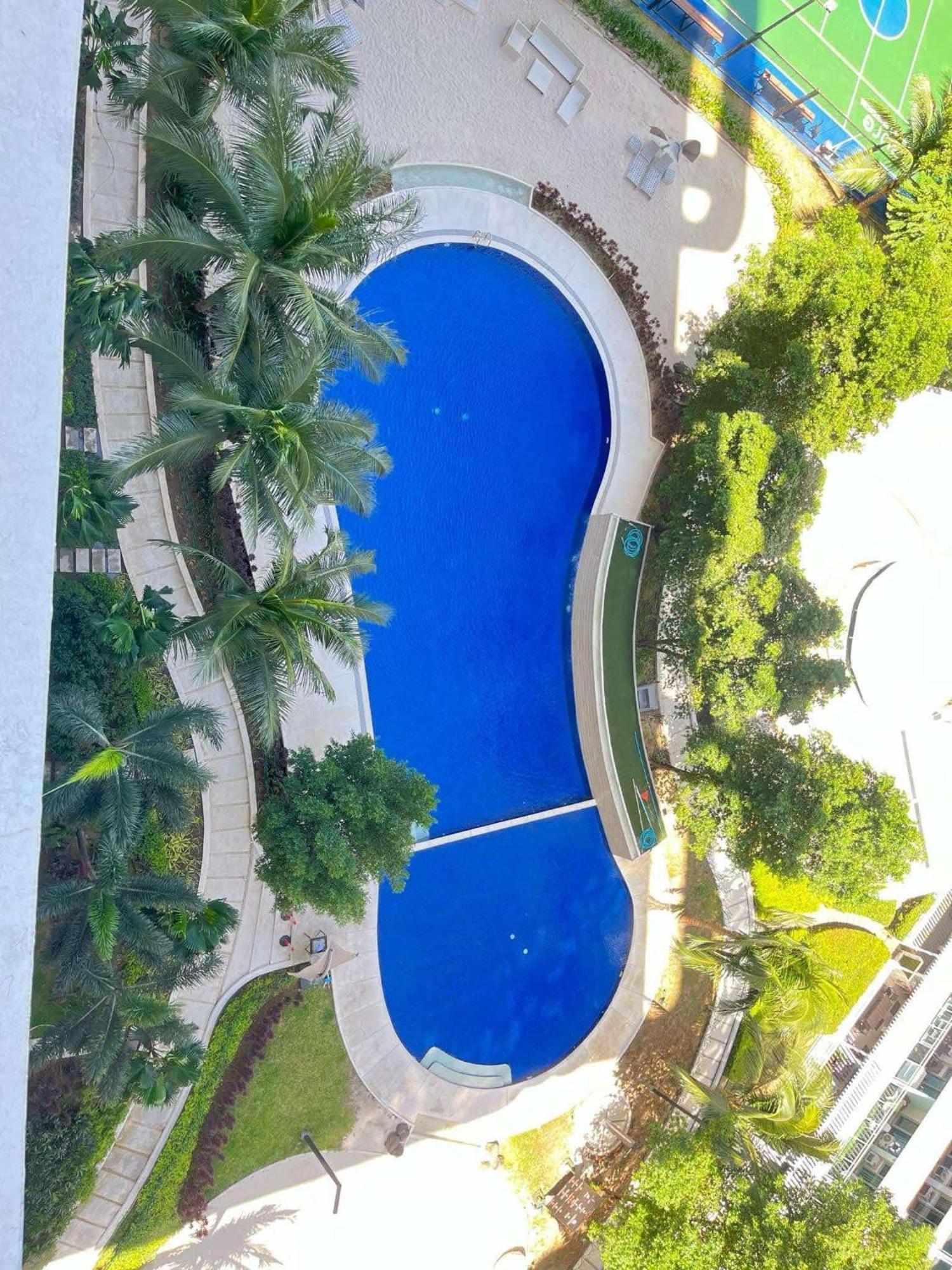 Weestay At Azure Apartment Manila
