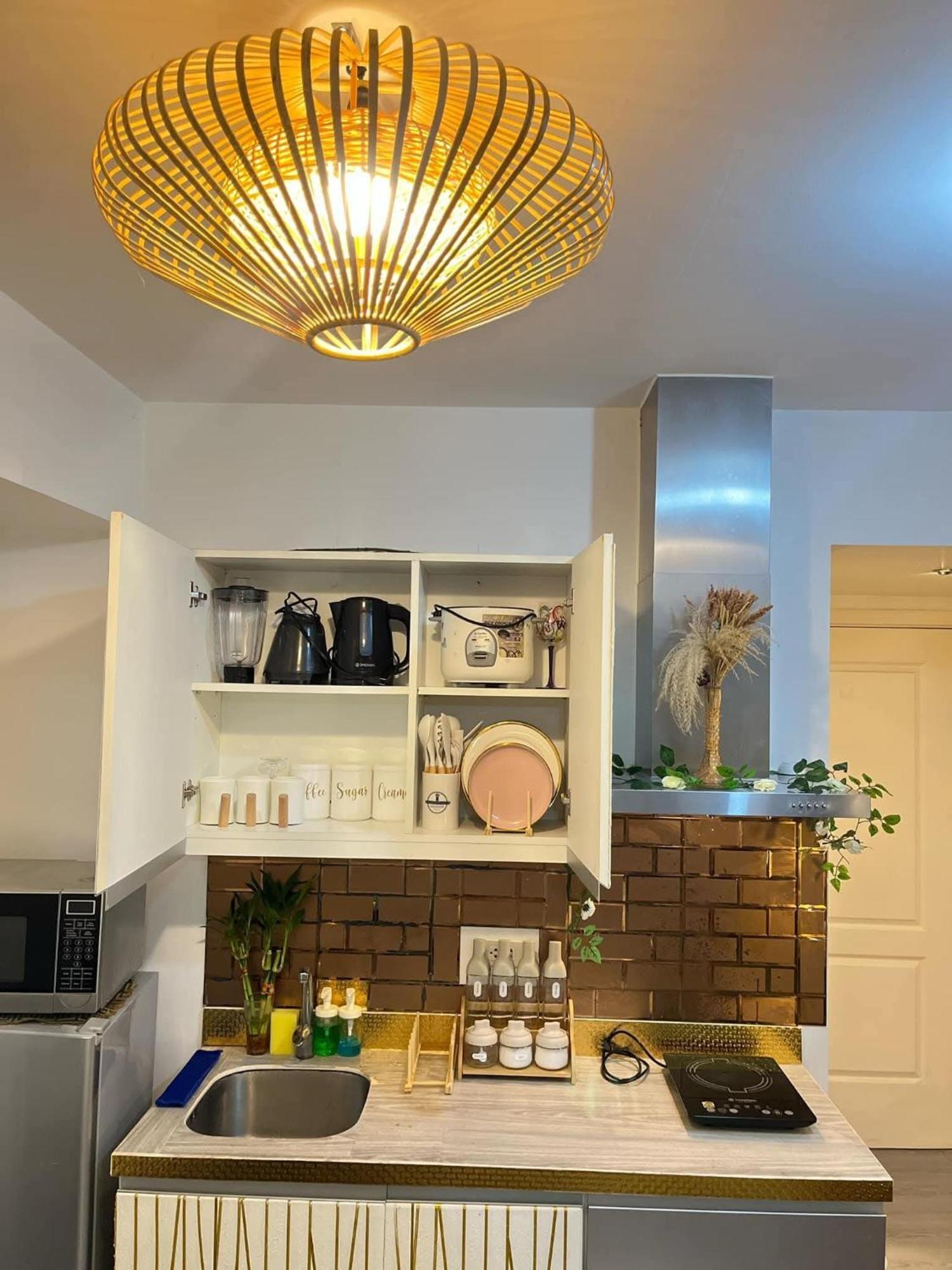 Weestay At Azure Manila